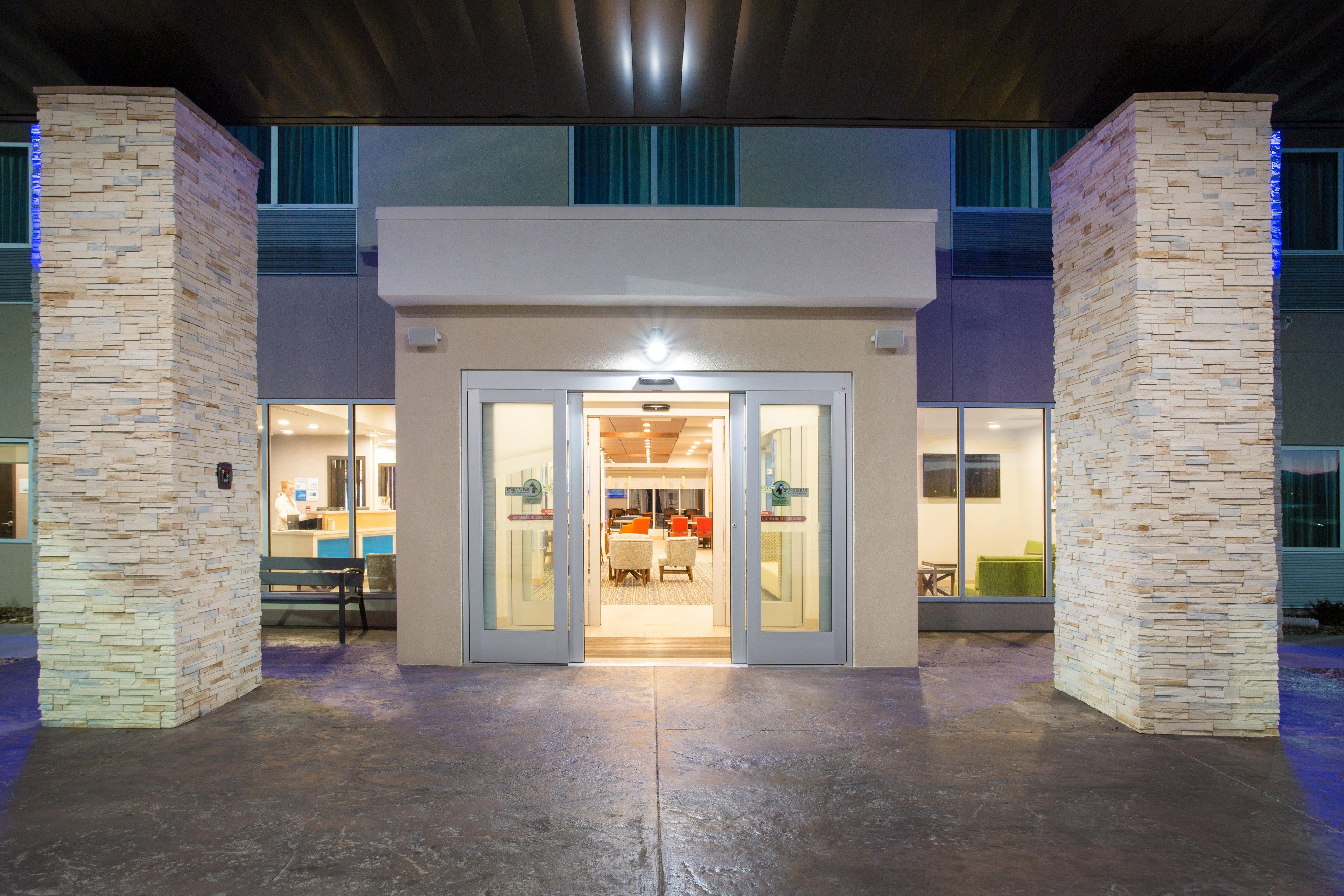 Holiday Inn Express & Suites - Rapid City - Rushmore South By Ihg Dış mekan fotoğraf